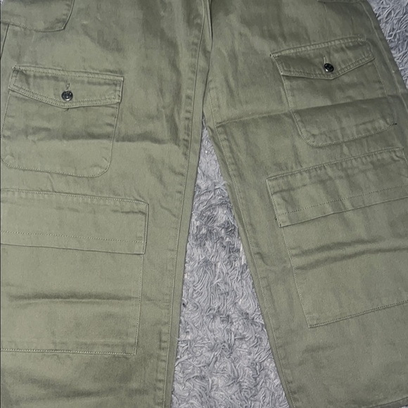 Women’s Olive wide leg Cargo Pants - Picture 4 of 4